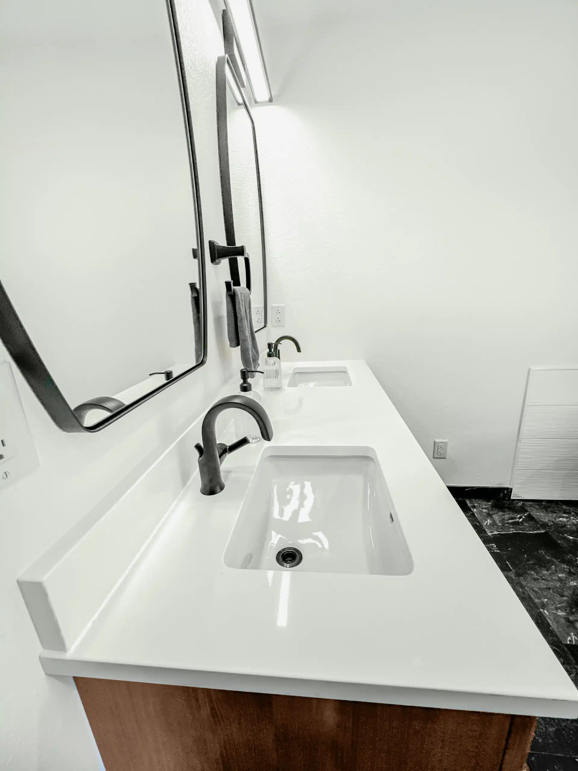 bathroom-counter-top-waukesha